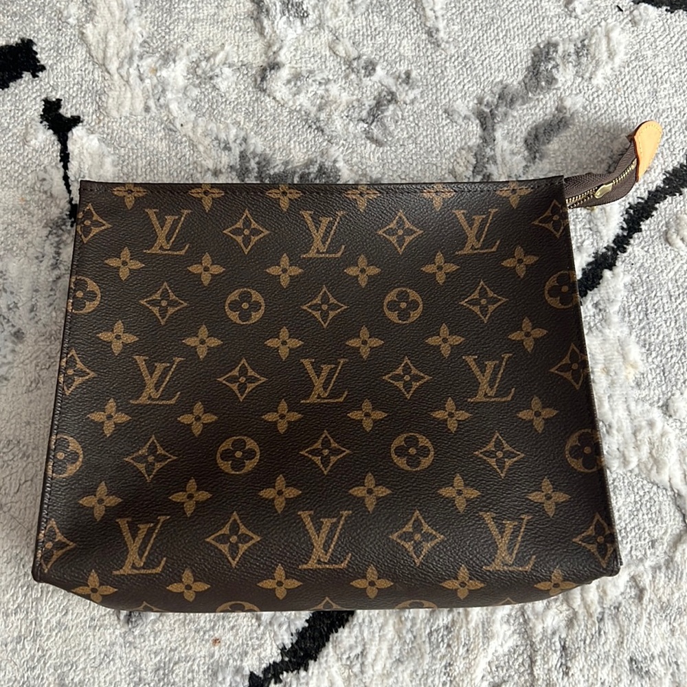 Louis Vuitton toiletry 26 pouch